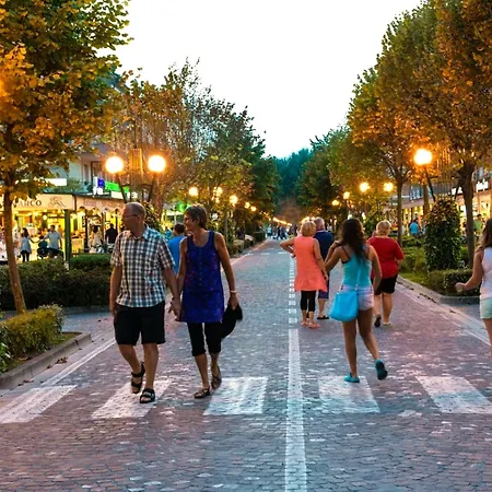 Flat With Common Pool In - Beahost