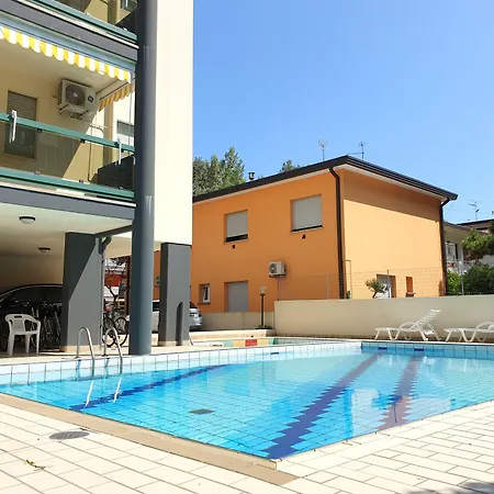 Flat With Common Pool In - Beahost Appartamento Bibione
